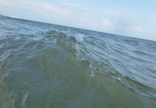 Mini splashes of the wave
